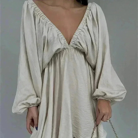 Apricot Sexy Women's Solid Color V-Neck Lantern Sleeve Dress - Picture 3 of 3